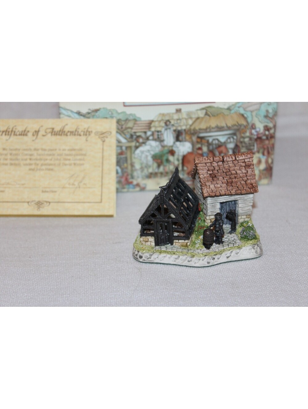 Vintage 1992 David Winter The Shires Gloucestershire Greenhouse Cottage Box COA